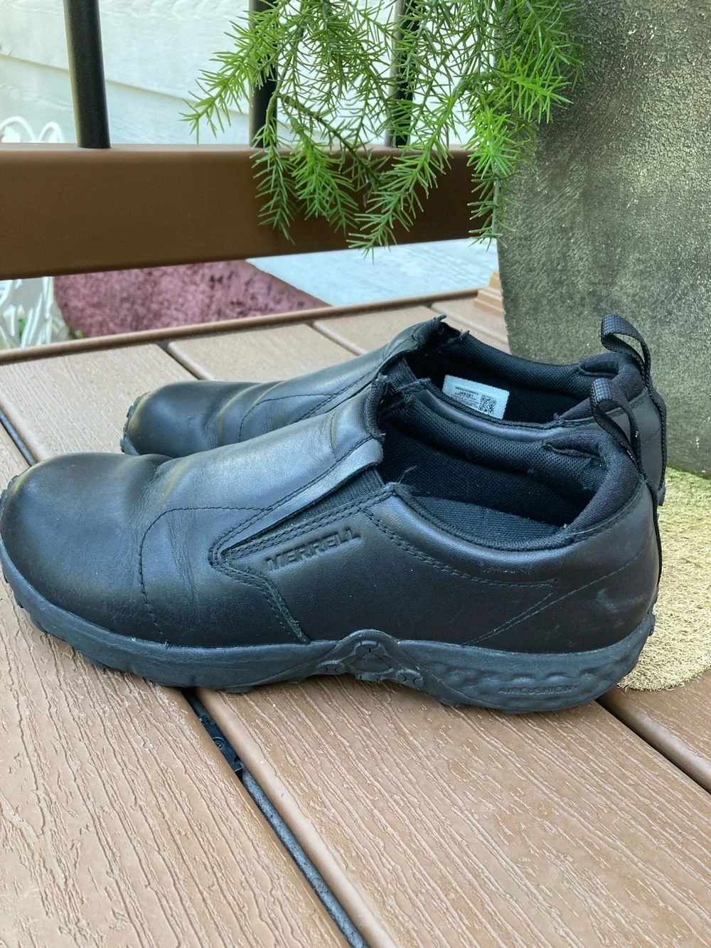 Merrell size 9 Men’s Jungle Moc Air Cushion Pro black slip on shoes